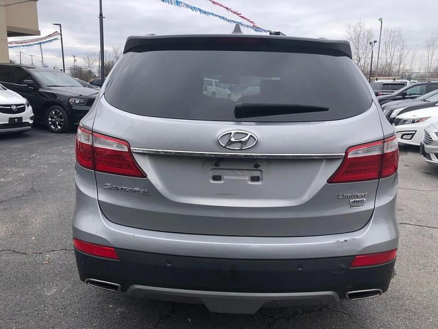 2014 SILVER /TAN Hyundai Santa Fe Limited AWD (KM8SRDHF2EU) with an 3.3L V6 DOHC 24V engine, 6-Speed Automatic transmission, located at 3304 Woodville Road, Northwood, OH, 43619, (419) 210-8019, 41.612694, -83.480743 - Photo#3