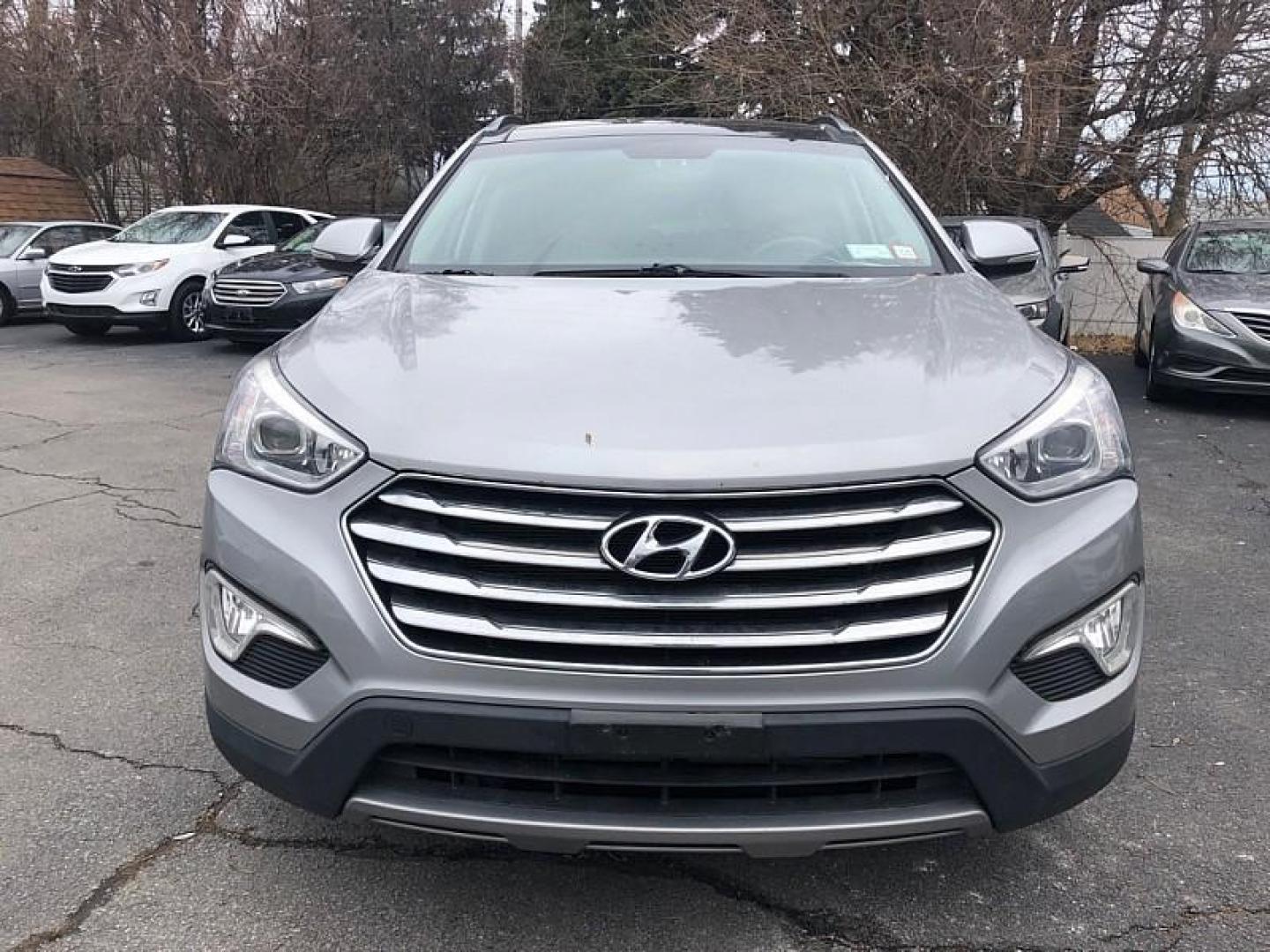 2014 SILVER /TAN Hyundai Santa Fe Limited AWD (KM8SRDHF2EU) with an 3.3L V6 DOHC 24V engine, 6-Speed Automatic transmission, located at 3304 Woodville Road, Northwood, OH, 43619, (419) 210-8019, 41.612694, -83.480743 - Photo#7