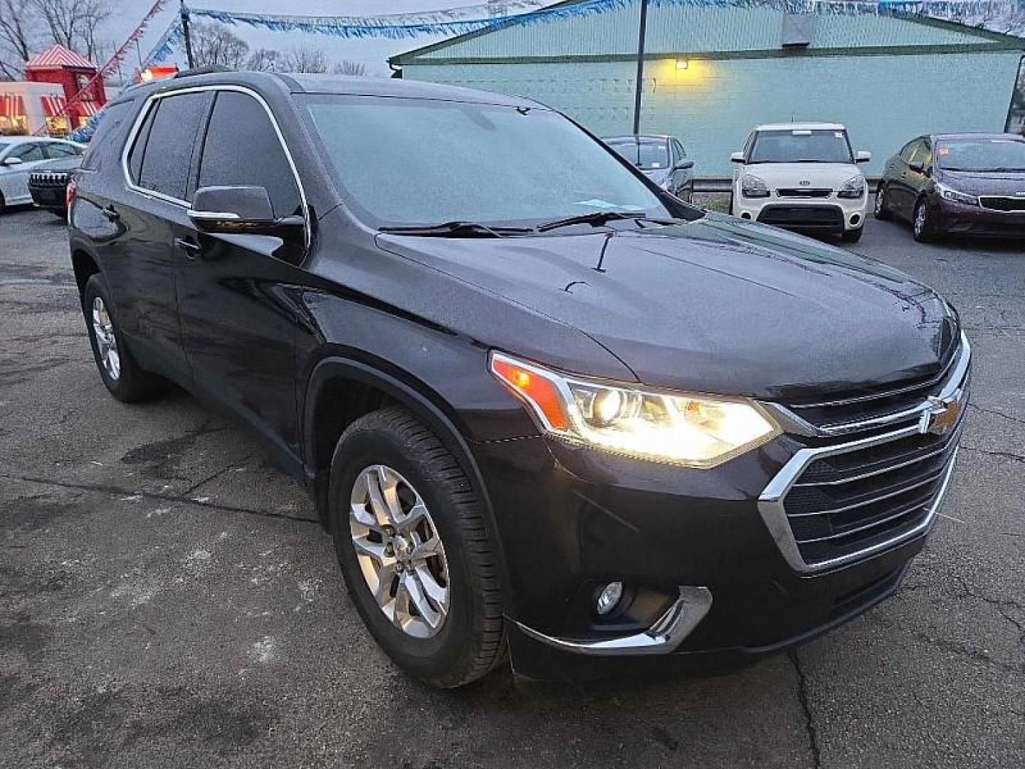 2018 BROWN /BLACK Chevrolet Traverse LT Cloth AWD (1GNEVGKW0JJ) with an 3.6L V6 DOHC 24V engine, 9A transmission, located at 3304 Woodville Road, Northwood, OH, 43619, (419) 210-8019, 41.612694, -83.480743 - Your #1 Destination for Auto Loans and mdash;No Matter Your Credit!At our dealership, we believe everyone deserves the opportunity to drive their dream car and mdash;whether you have good credit, bad credit, or no credit at all. With a wide selection of hundreds of cars, trucks, and SUVs, you'll fin - Photo#6