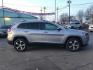 2020 SILVER /BLACK Jeep Cherokee Limited FWD (1C4PJLDB5LD) with an 2.4L L4 DOHC 16V engine, 9A transmission, located at 3304 Woodville Road, Northwood, OH, 43619, (419) 210-8019, 41.612694, -83.480743 - Your #1 Destination for Auto Loans and mdash;No Matter Your Credit!At our dealership, we believe everyone deserves the opportunity to drive their dream car and mdash;whether you have good credit, bad credit, or no credit at all. With a wide selection of hundreds of cars, trucks, and SUVs, you'll fin - Photo#5