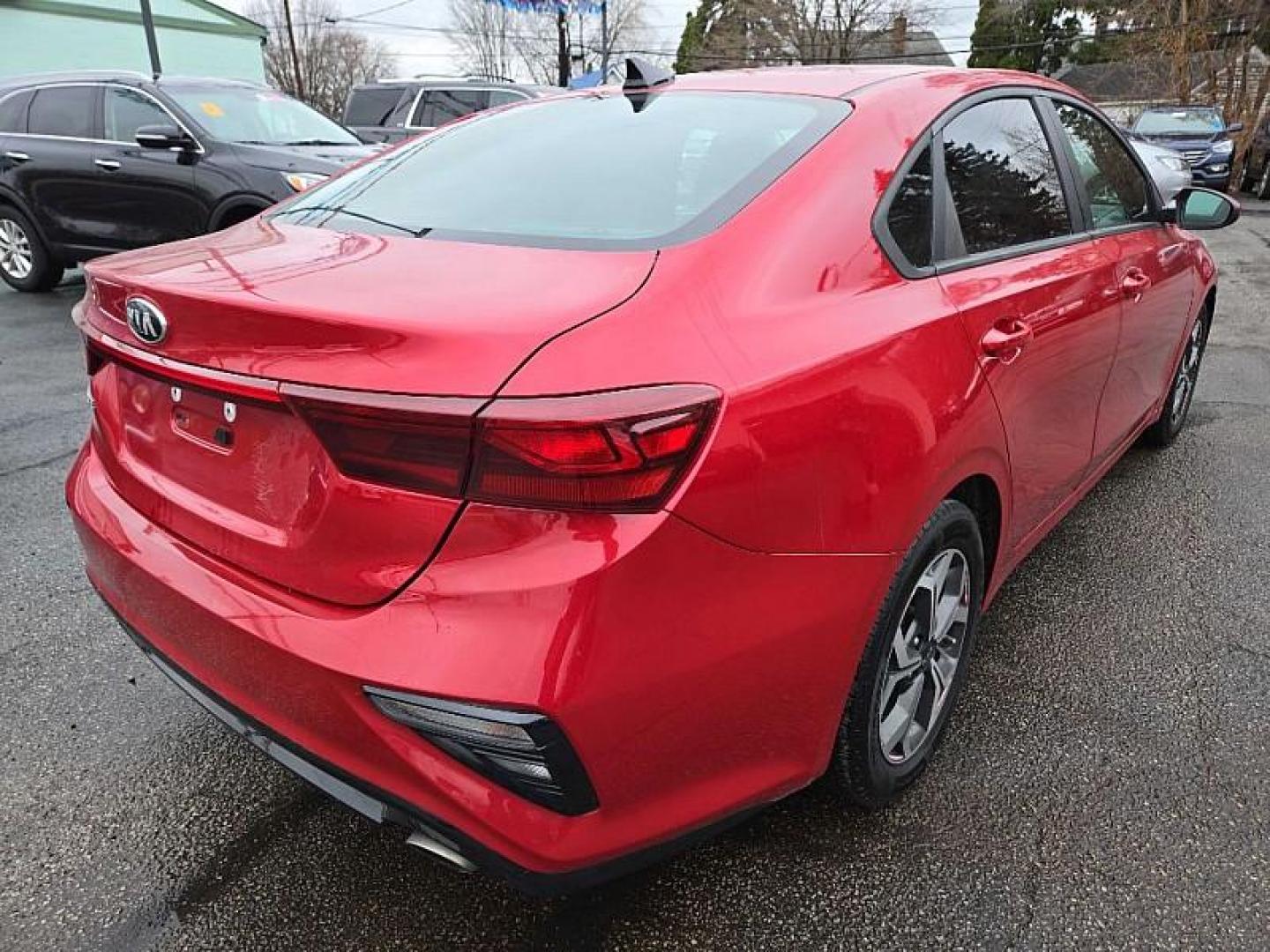 2020 RED /BLACK Kia Forte FE 6M (3KPF24AD6LE) with an 2.0L L4 DOHC 16V engine, 6M transmission, located at 3304 Woodville Road, Northwood, OH, 43619, (419) 210-8019, 41.612694, -83.480743 - Your #1 Destination for Auto Loans and mdash;No Matter Your Credit!At our dealership, we believe everyone deserves the opportunity to drive their dream car and mdash;whether you have good credit, bad credit, or no credit at all. With a wide selection of hundreds of cars, trucks, and SUVs, you'll fin - Photo#4