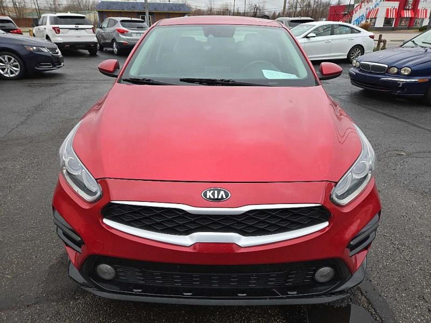 2020 RED /BLACK Kia Forte FE 6M (3KPF24AD6LE) with an 2.0L L4 DOHC 16V engine, 6M transmission, located at 3304 Woodville Road, Northwood, OH, 43619, (419) 210-8019, 41.612694, -83.480743 - Your #1 Destination for Auto Loans and mdash;No Matter Your Credit!At our dealership, we believe everyone deserves the opportunity to drive their dream car and mdash;whether you have good credit, bad credit, or no credit at all. With a wide selection of hundreds of cars, trucks, and SUVs, you'll fin - Photo#7