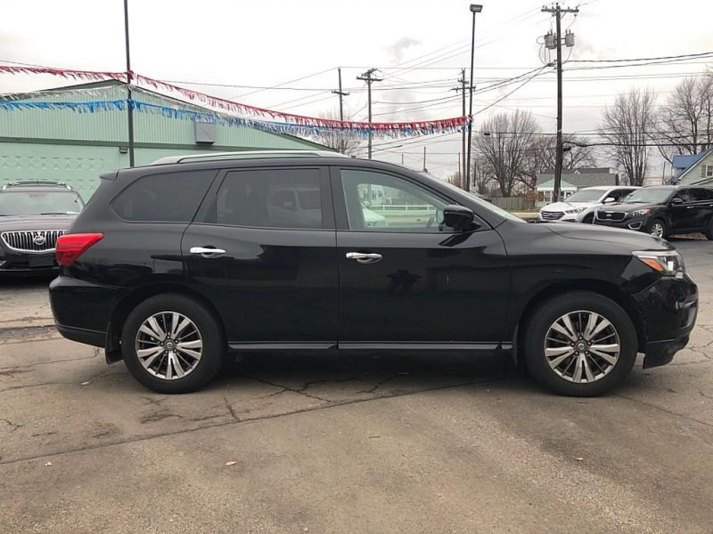 2019 BLACK /BLACK Nissan Pathfinder S 4WD (5N1DR2MM5KC) with an 3.5L V6 DOHC 24V engine, CVT transmission, located at 3304 Woodville Road, Northwood, OH, 43619, (419) 210-8019, 41.612694, -83.480743 - Your #1 Destination for Auto Loans and mdash;No Matter Your Credit!At our dealership, we believe everyone deserves the opportunity to drive their dream car and mdash;whether you have good credit, bad credit, or no credit at all. With a wide selection of hundreds of cars, trucks, and SUVs, you'll fin - Photo#5