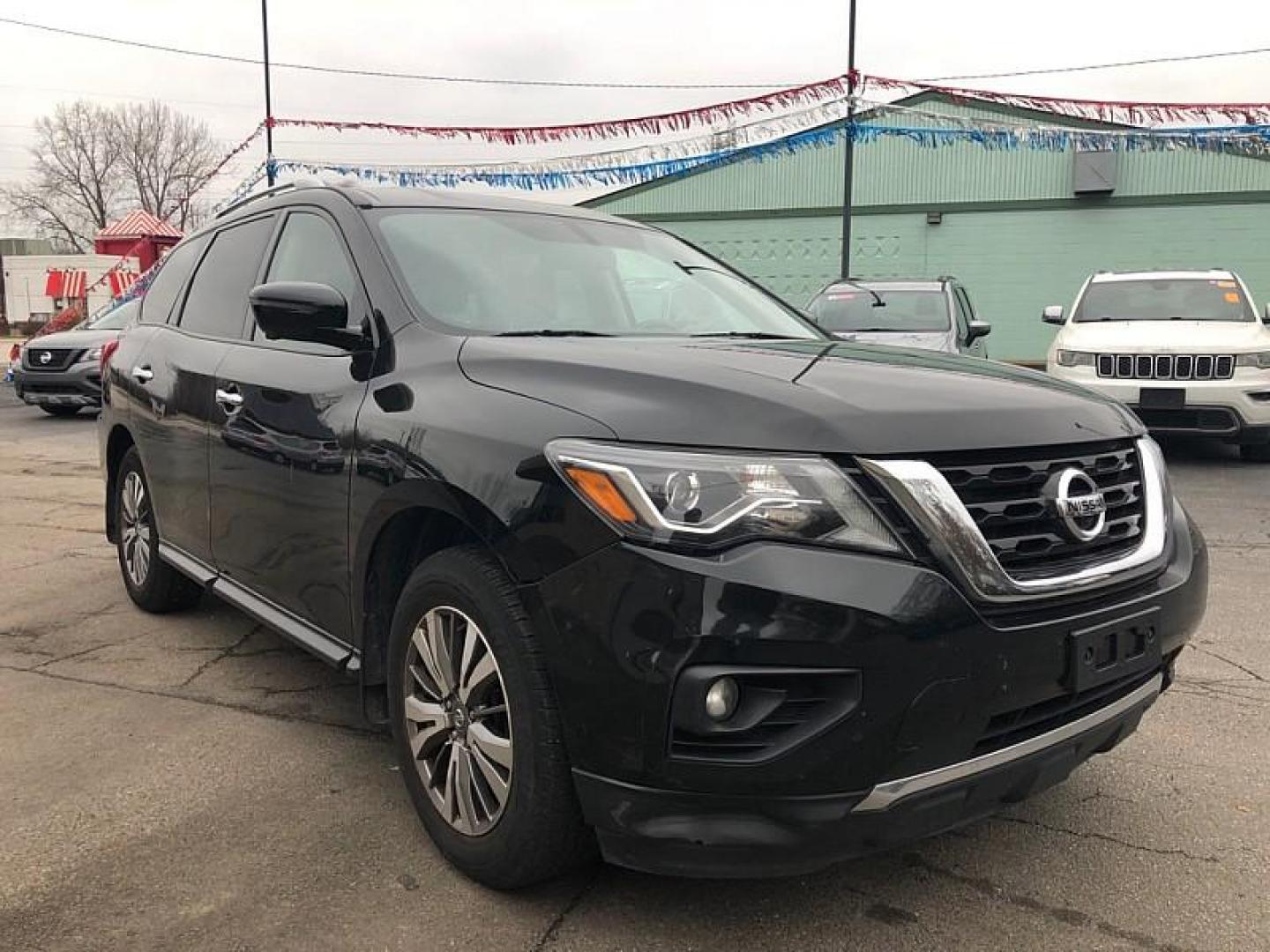 2019 BLACK /BLACK Nissan Pathfinder S 4WD (5N1DR2MM5KC) with an 3.5L V6 DOHC 24V engine, CVT transmission, located at 3304 Woodville Road, Northwood, OH, 43619, (419) 210-8019, 41.612694, -83.480743 - Your #1 Destination for Auto Loans and mdash;No Matter Your Credit!At our dealership, we believe everyone deserves the opportunity to drive their dream car and mdash;whether you have good credit, bad credit, or no credit at all. With a wide selection of hundreds of cars, trucks, and SUVs, you'll fin - Photo#6