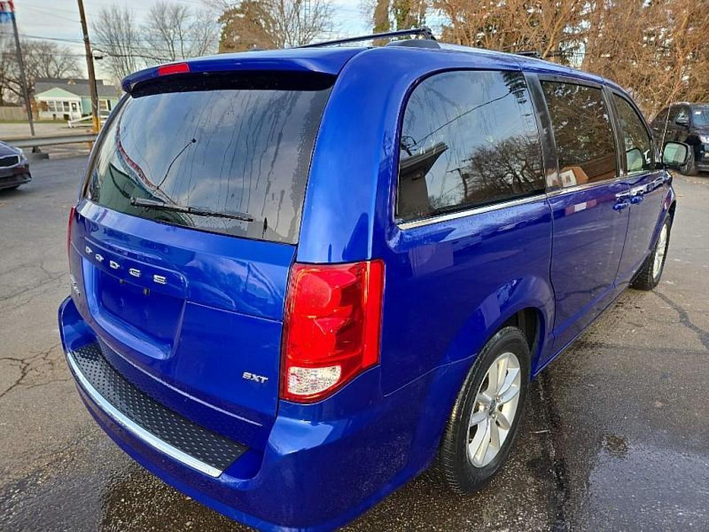 2020 BLUE /BLACK Dodge Grand Caravan SXT (2C4RDGCG0LR) with an 3.6L V6 DOHC 24V engine, 6A transmission, located at 3304 Woodville Road, Northwood, OH, 43619, (419) 210-8019, 41.612694, -83.480743 - Your #1 Destination for Auto Loans and mdash;No Matter Your Credit!At our dealership, we believe everyone deserves the opportunity to drive their dream car and mdash;whether you have good credit, bad credit, or no credit at all. With a wide selection of hundreds of cars, trucks, and SUVs, you'll fin - Photo#1