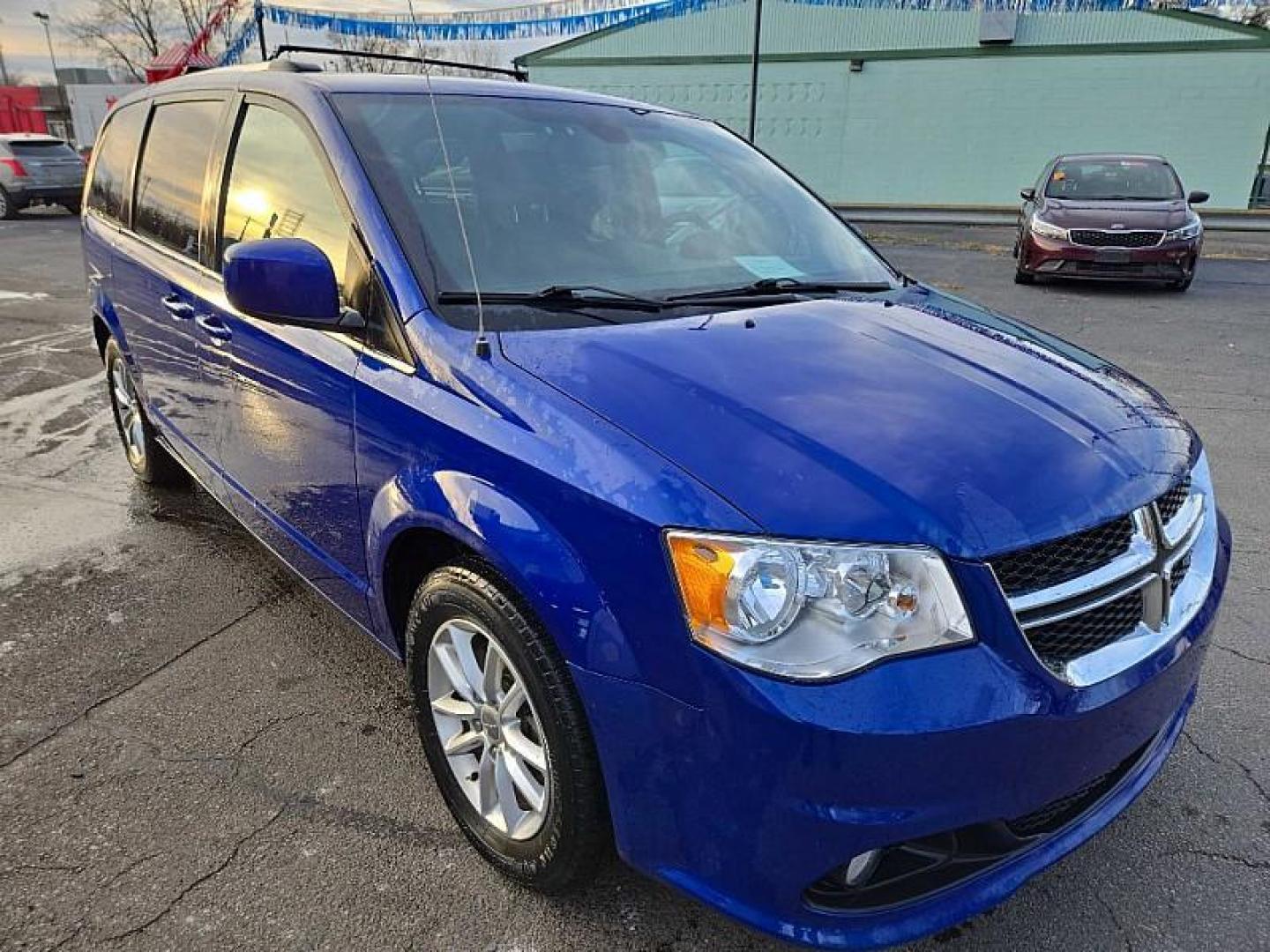 2020 BLUE /BLACK Dodge Grand Caravan SXT (2C4RDGCG0LR) with an 3.6L V6 DOHC 24V engine, 6A transmission, located at 3304 Woodville Road, Northwood, OH, 43619, (419) 210-8019, 41.612694, -83.480743 - Your #1 Destination for Auto Loans and mdash;No Matter Your Credit!At our dealership, we believe everyone deserves the opportunity to drive their dream car and mdash;whether you have good credit, bad credit, or no credit at all. With a wide selection of hundreds of cars, trucks, and SUVs, you'll fin - Photo#6