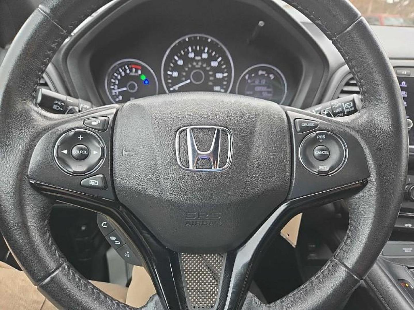 2021 WHITE /BLACK Honda HR-V Sport AWD (3CZRU6H19MM) with an 1.8L L4 DOHC 16V engine, CVT transmission, located at 3304 Woodville Road, Northwood, OH, 43619, (419) 210-8019, 41.612694, -83.480743 - Your #1 Destination for Auto Loans and mdash;No Matter Your Credit!At our dealership, we believe everyone deserves the opportunity to drive their dream car and mdash;whether you have good credit, bad credit, or no credit at all. With a wide selection of hundreds of cars, trucks, and SUVs, you'll fin - Photo#21