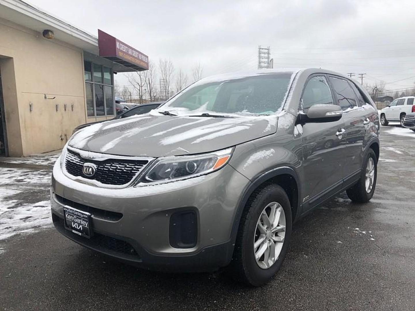 2014 GRAY /BLACK Kia Sorento LX AWD (5XYKTCA63EG) with an 2.4L L4 DOHC 16V engine, 6-Speed Automatic transmission, located at 3304 Woodville Road, Northwood, OH, 43619, (419) 210-8019, 41.612694, -83.480743 - Your #1 Destination for Auto Loans and mdash;No Matter Your Credit!At our dealership, we believe everyone deserves the opportunity to drive their dream car and mdash;whether you have good credit, bad credit, or no credit at all. With a wide selection of hundreds of cars, trucks, and SUVs, you'll fin - Photo#0