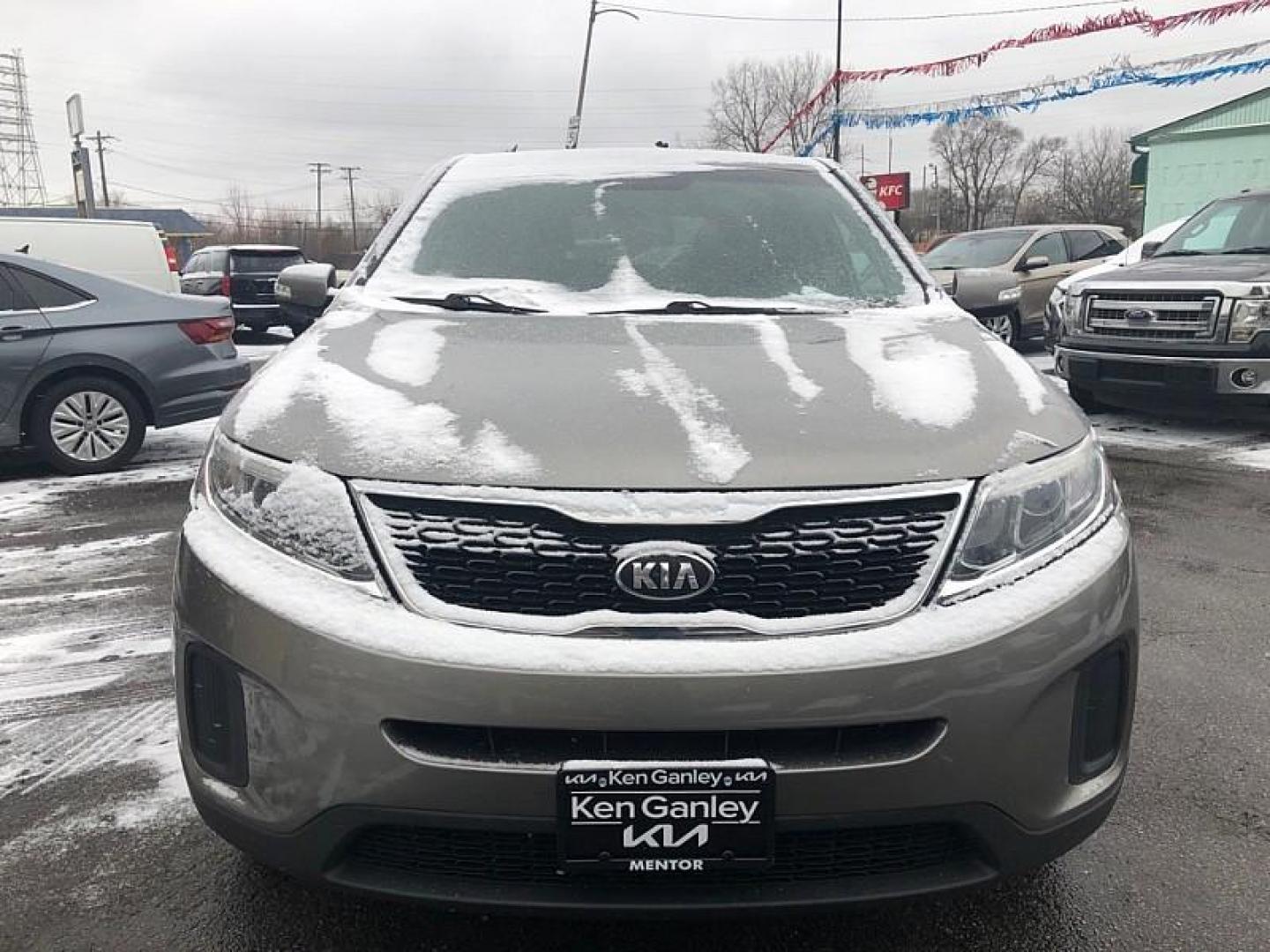 2014 GRAY /BLACK Kia Sorento LX AWD (5XYKTCA63EG) with an 2.4L L4 DOHC 16V engine, 6-Speed Automatic transmission, located at 3304 Woodville Road, Northwood, OH, 43619, (419) 210-8019, 41.612694, -83.480743 - Your #1 Destination for Auto Loans and mdash;No Matter Your Credit!At our dealership, we believe everyone deserves the opportunity to drive their dream car and mdash;whether you have good credit, bad credit, or no credit at all. With a wide selection of hundreds of cars, trucks, and SUVs, you'll fin - Photo#7