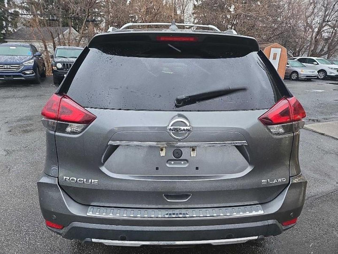 2019 GRAY /BLACK Nissan Rogue S AWD (5N1AT2MV2KC) with an 2.5L L4 DOHC 16V engine, CVT transmission, located at 3304 Woodville Road, Northwood, OH, 43619, (419) 210-8019, 41.612694, -83.480743 - Photo#26