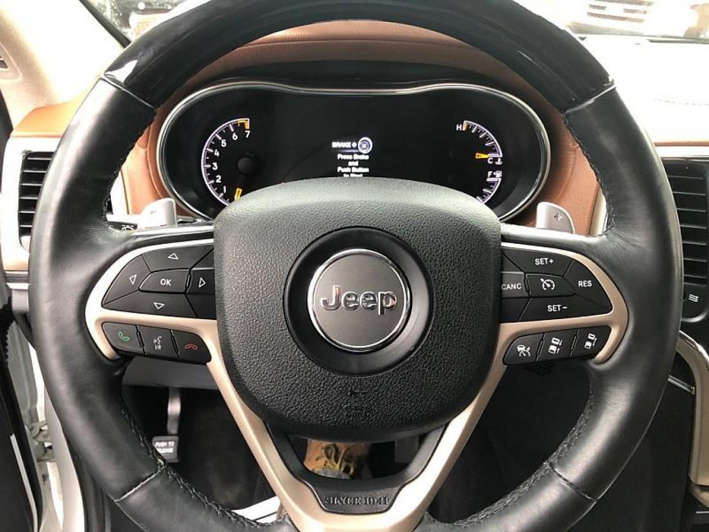 2016 WHITE /BROWN Jeep Grand Cherokee Summit 4WD (1C4RJFJG0GC) with an 3.6L V6 DOHC 24V engine, 8A transmission, located at 3304 Woodville Road, Northwood, OH, 43619, (419) 210-8019, 41.612694, -83.480743 - Your #1 Destination for Auto Loans and mdash;No Matter Your Credit!At our dealership, we believe everyone deserves the opportunity to drive their dream car and mdash;whether you have good credit, bad credit, or no credit at all. With a wide selection of hundreds of cars, trucks, and SUVs, you'll fin - Photo#19