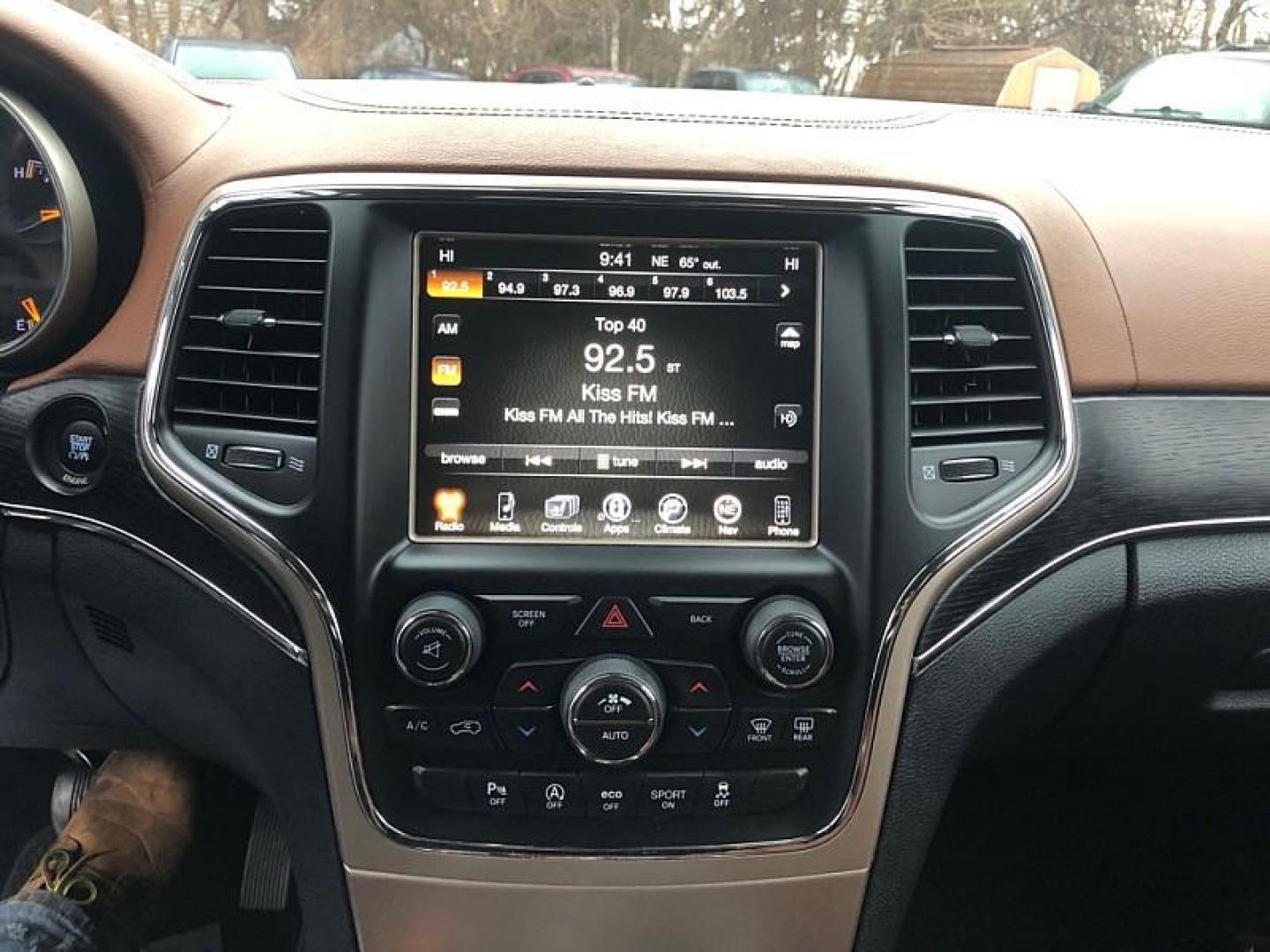 2016 WHITE /BROWN Jeep Grand Cherokee Summit 4WD (1C4RJFJG0GC) with an 3.6L V6 DOHC 24V engine, 8A transmission, located at 3304 Woodville Road, Northwood, OH, 43619, (419) 210-8019, 41.612694, -83.480743 - Your #1 Destination for Auto Loans and mdash;No Matter Your Credit!At our dealership, we believe everyone deserves the opportunity to drive their dream car and mdash;whether you have good credit, bad credit, or no credit at all. With a wide selection of hundreds of cars, trucks, and SUVs, you'll fin - Photo#20