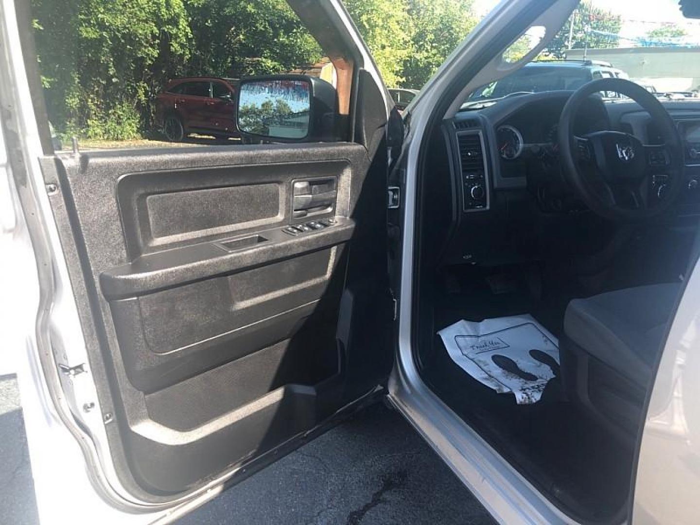 2013 SILVER /GREY RAM 1500 Tradesman Quad Cab 2WD (1C6RR6FG0DS) with an 3.6L V6 engine, 6-Speed Automatic transmission, located at 3304 Woodville Road, Northwood, OH, 43619, (419) 210-8019, 41.612694, -83.480743 - We are #1 Auto Loan Dealer for Good Bad or No Credit we have hundreds of vehicles to choose from, stop on in or just fill out our online application to get approved for auto financing and see your credit score for free by visiting our website today. We have Low Payment Options and Terms Available - Photo#8